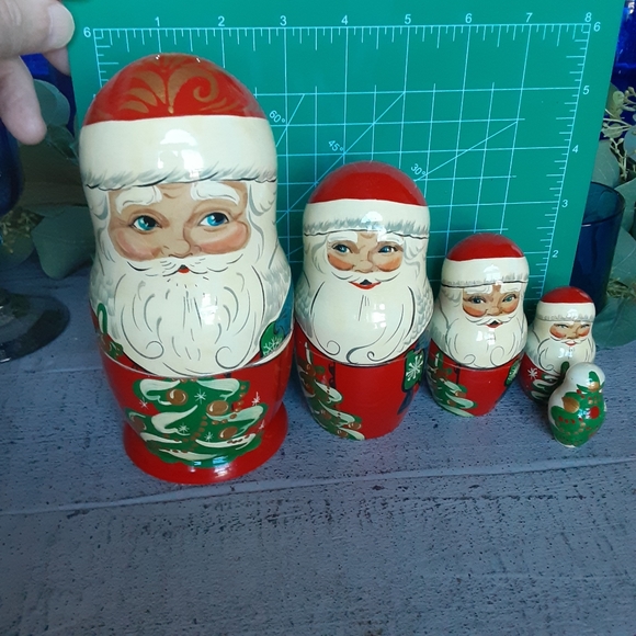 Nesting Santas & Tree, Signed & Holiday Message in what we guess to be Cyrillic. - Picture 6 of 12